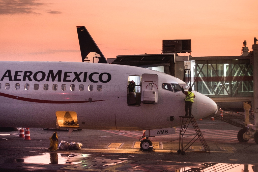 Cambios en el AICM ponen en riesgo alianza Aeroméxico-Delta