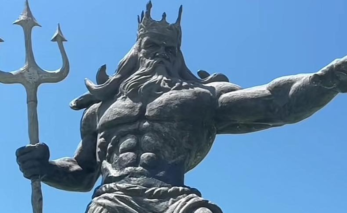 Reportan falso retiro de estatua del Dios griego "Poseidón" en Puerto Progreso, Yucatán 