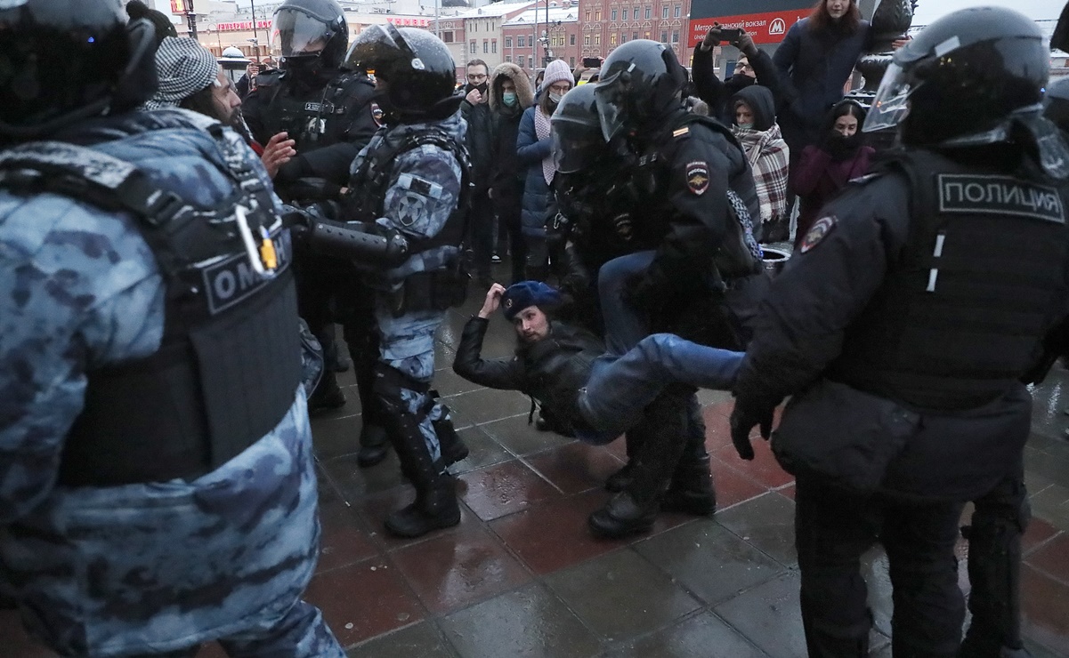 Suman más de 3 mil detenidos en Rusia por protestas a favor de Alexéi Navalni