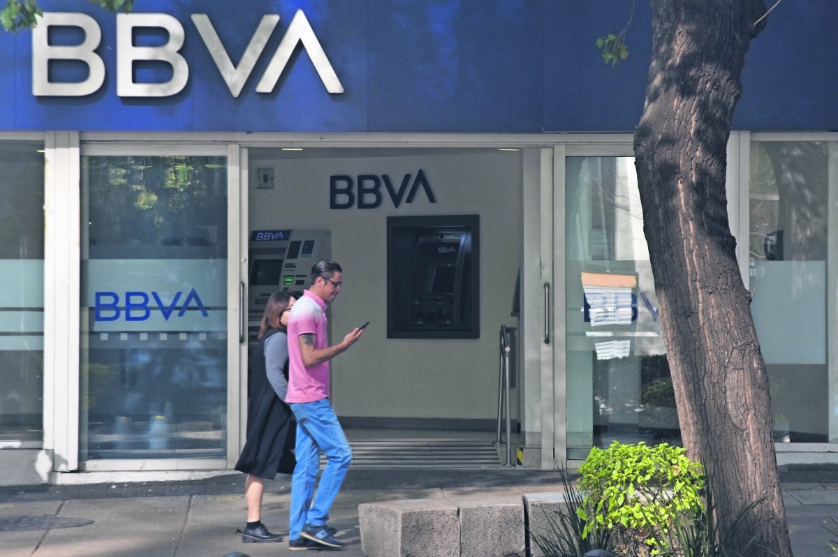 "Hay espacio para seguir creciendo el salario mínimo en México", dice BBVA