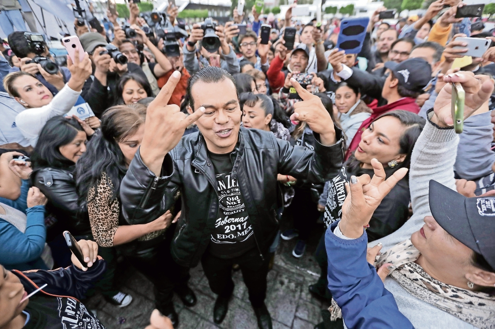 Juan Zepeda rockea en fin de campaña