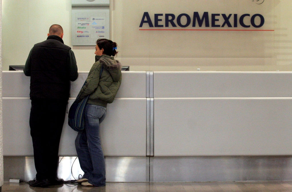 Aeroméxico emite alerta por huracán Franklin en Veracruz