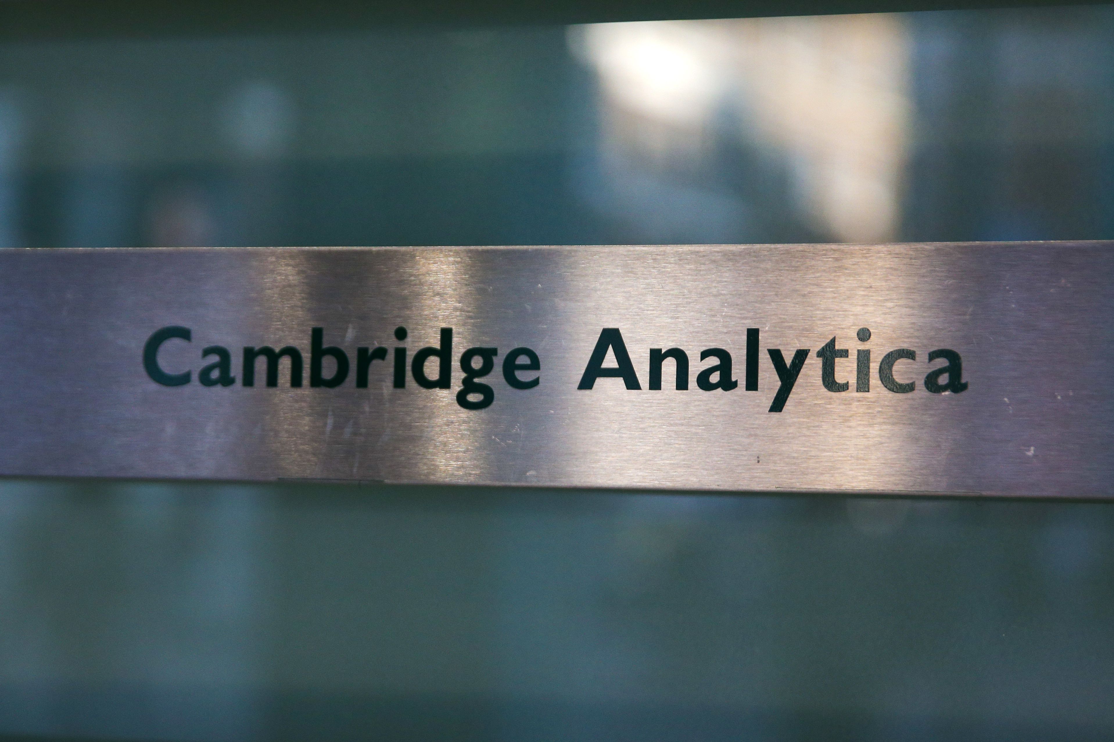 Cambridge Analytica opera con socios tapatíos en México