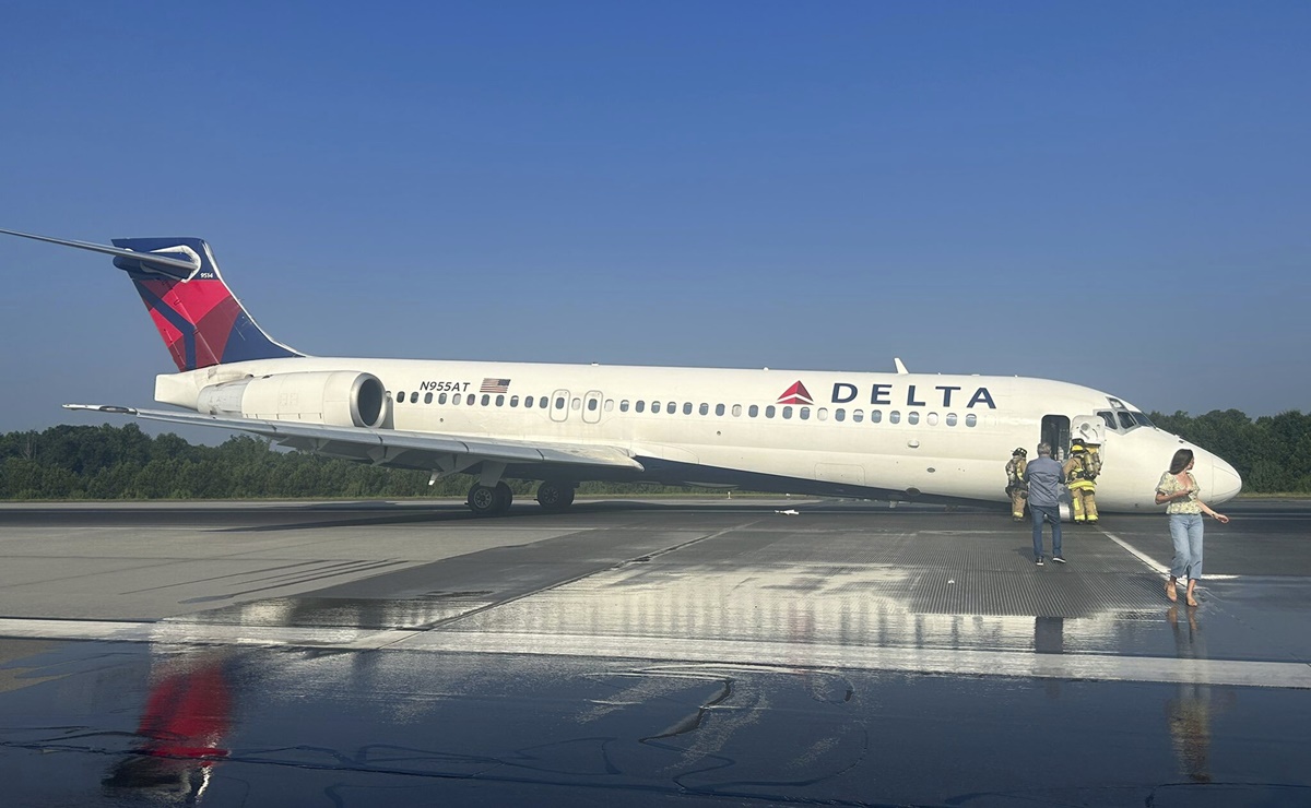 Milagro en el aire: Avión de Delta aterriza sin su tren de aterrizaje en Carolina del Norte