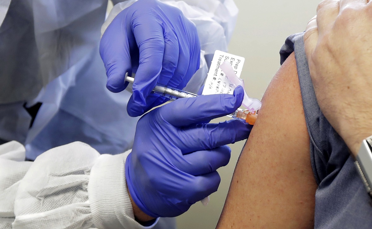 Comité británico recomienda dosis de refuerzo de vacuna antiCovid a mayores de 18 años
