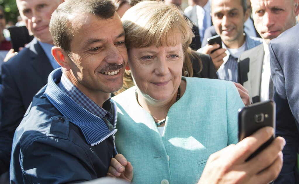 Merkel dará trabajo a refugiados en Alemania
