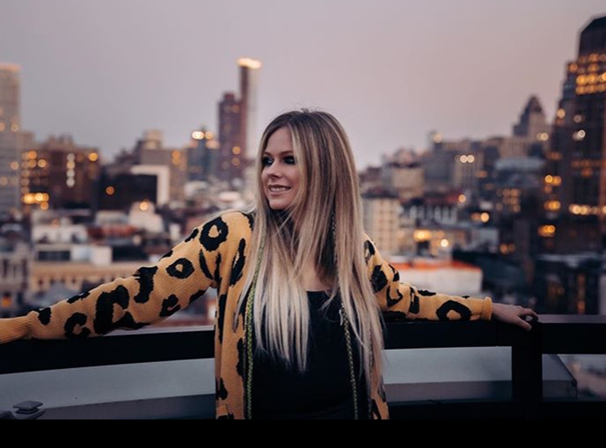 Avril Lavigne, lo mejor de su repertorio en su cumpleaños 36