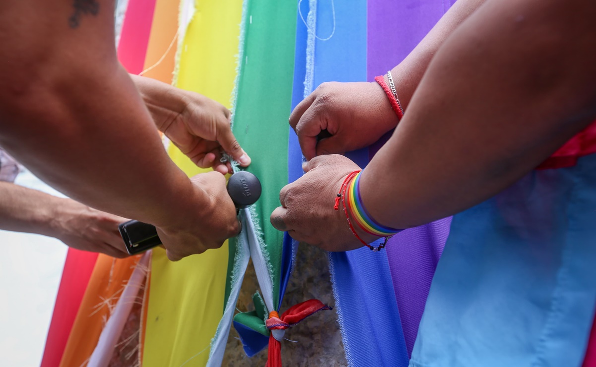 Copred condena acto del Sindicato del Infonavit contra bandera de la comunidad LGBTIQ+ 