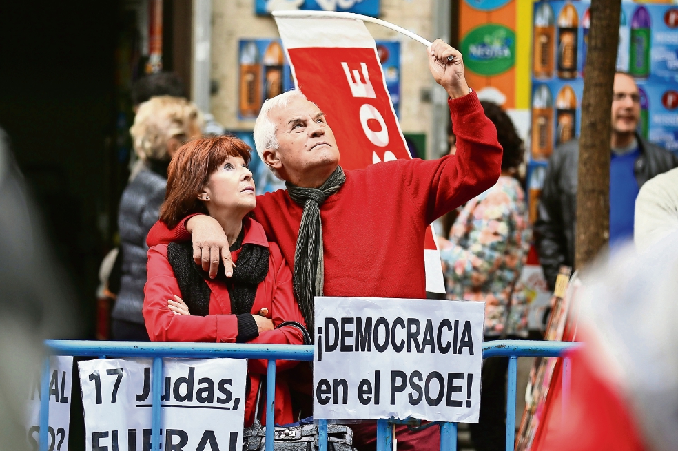 PSOE quita el bloqueo al gobierno de Rajoy