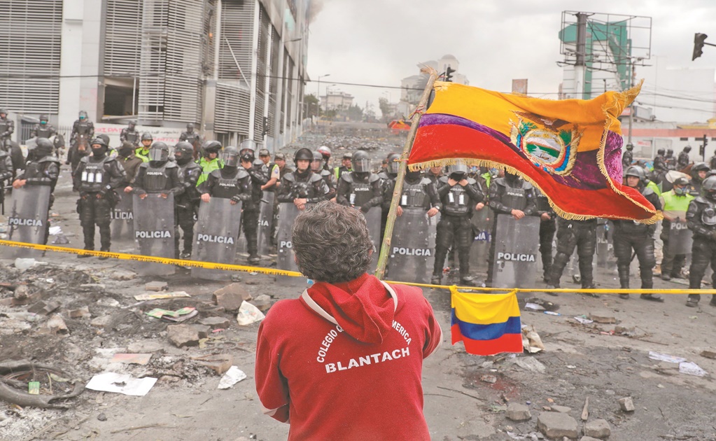 México ofrece protección a varios legisladores de Ecuador tras disturbios