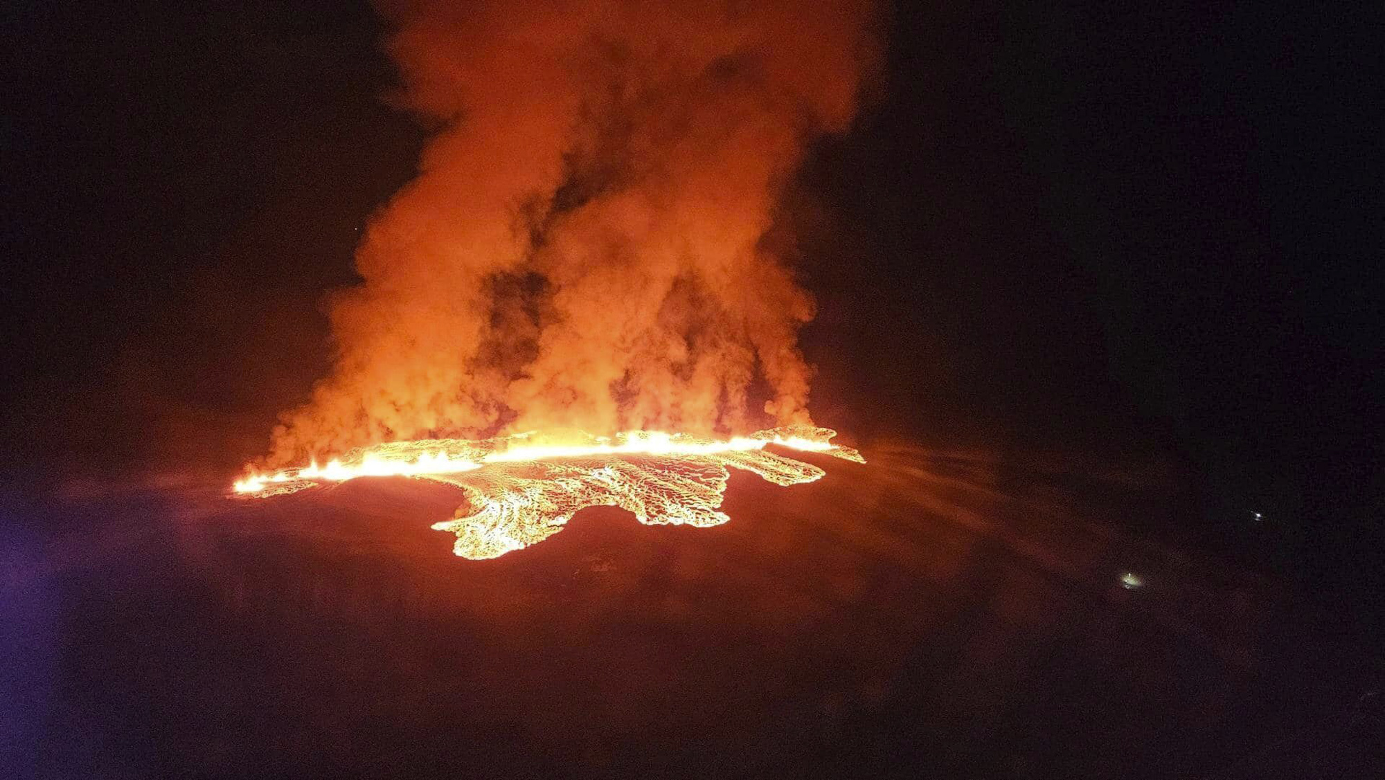 Islandia en alerta: Advierten sobre 'fuerzas tremendas de la naturaleza' tras nueva erupción volcánica. FOTOS