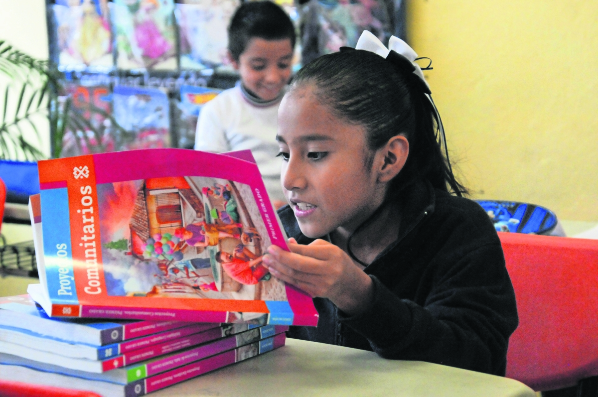 Sonrisas, llanto y caos marcan regreso a clases