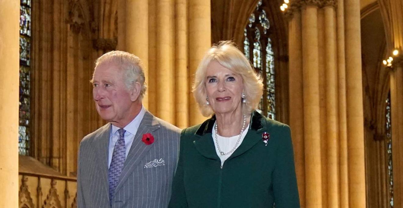 Después de los huevazos, Carlos III y Camila rompen el protocolo por la razón más conmovedora