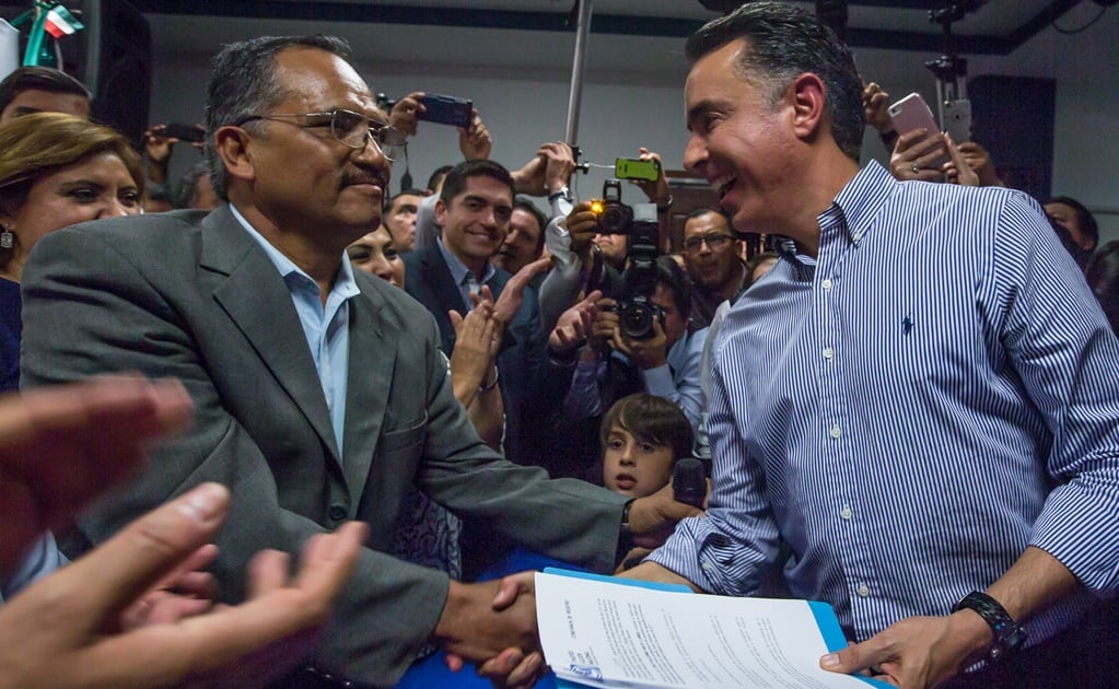 Guillermo Anaya pide registro como aspirante a gubernatura de Coahuila