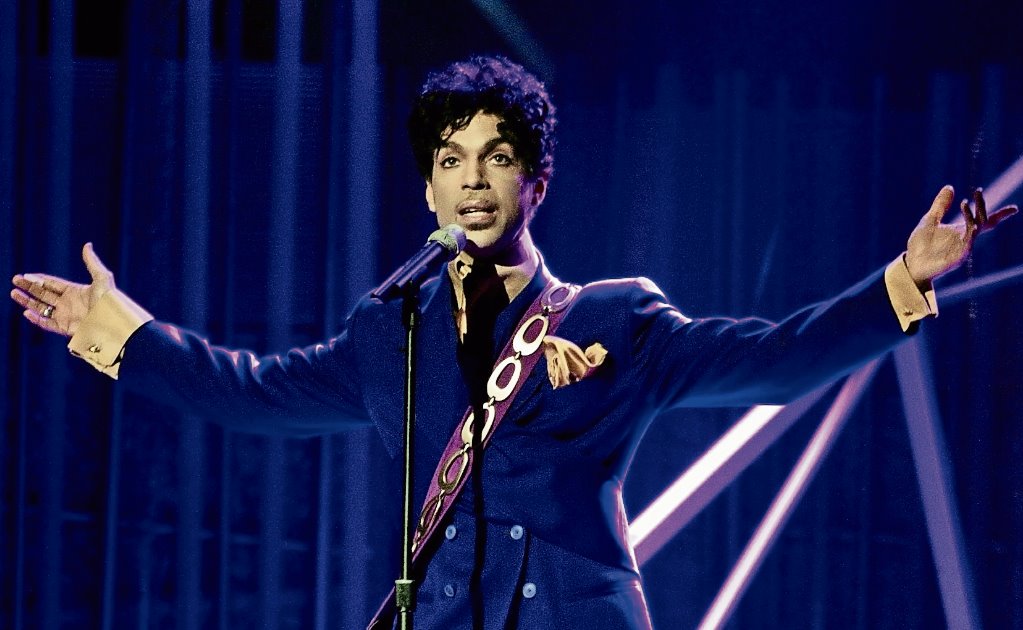 Píldoras halladas en casa de Prince tenían fentanilo