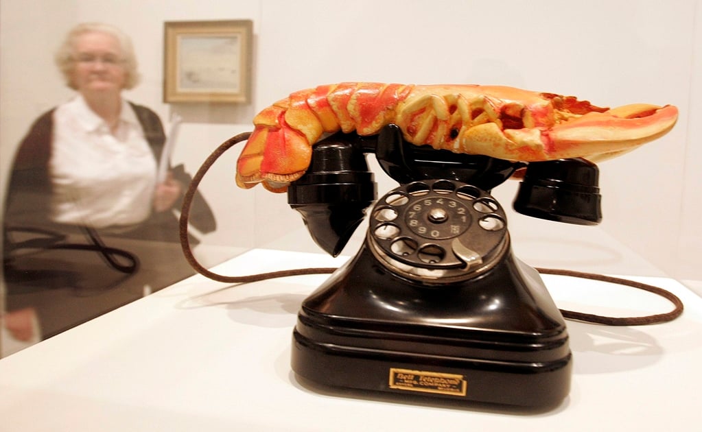 Escocia compra el "Teléfono langosta" de Salvador Dalí