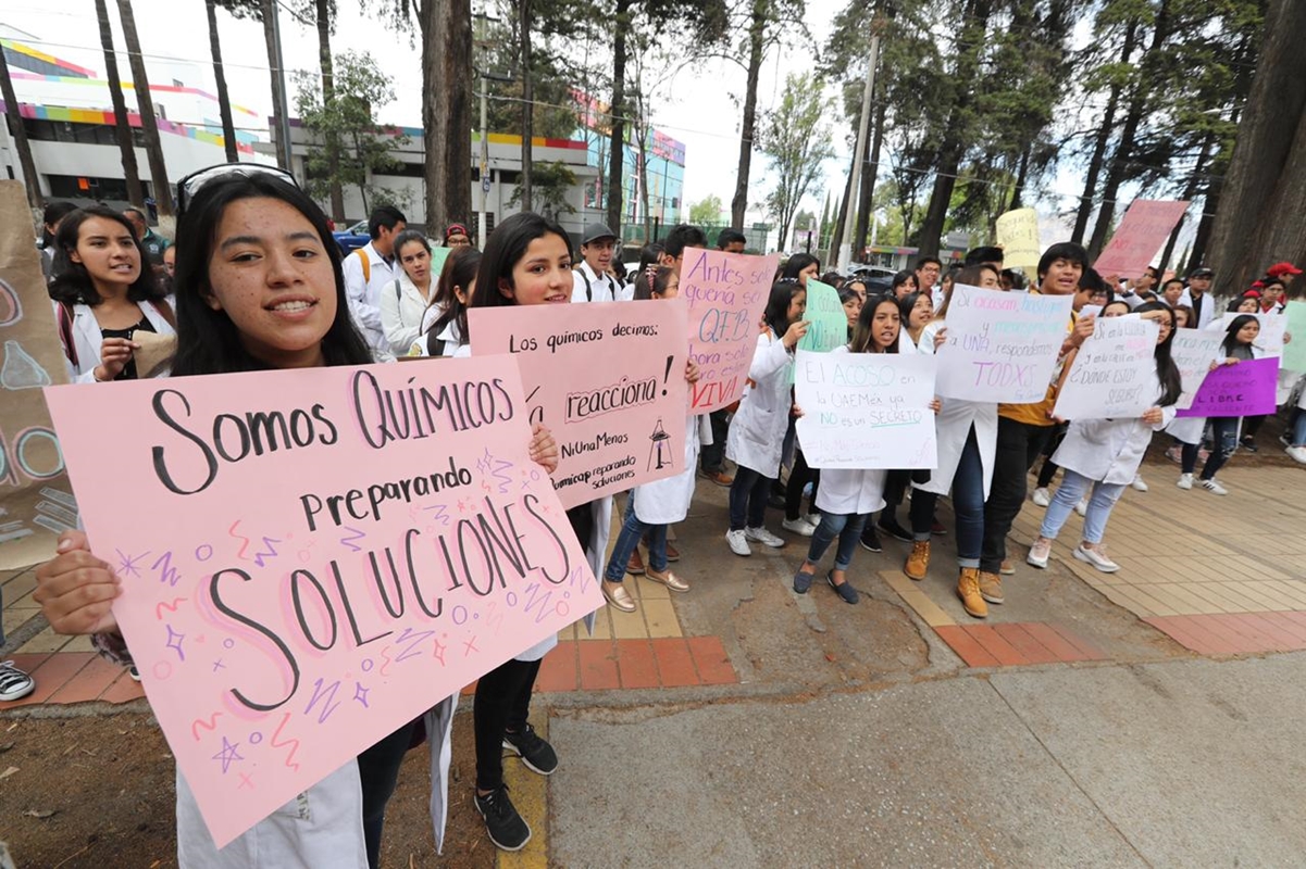 Exigen la suspensión definitiva de 10 docentes acusados de acoso en UAMex 
