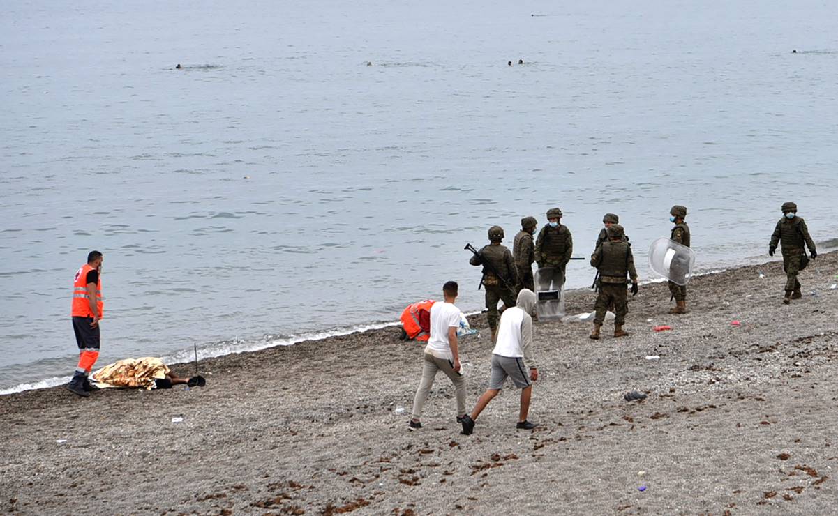 Mueren al menos 50 migrantes tras naufragio frente a las costas de Túnez