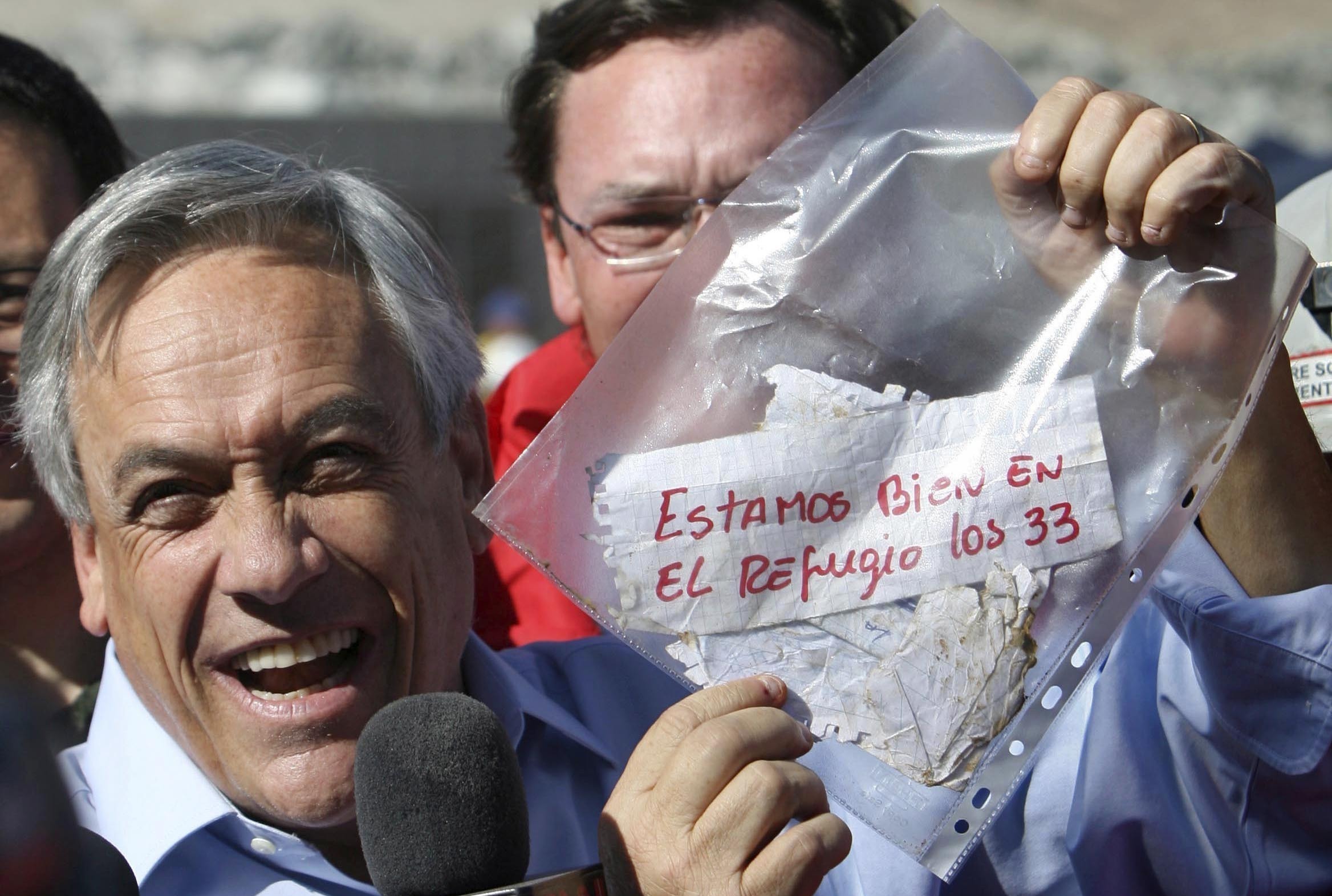 Funeral de Piñera: "Estamos vivos por él", agradece grupo de los 33 mineros rescatados en 2010