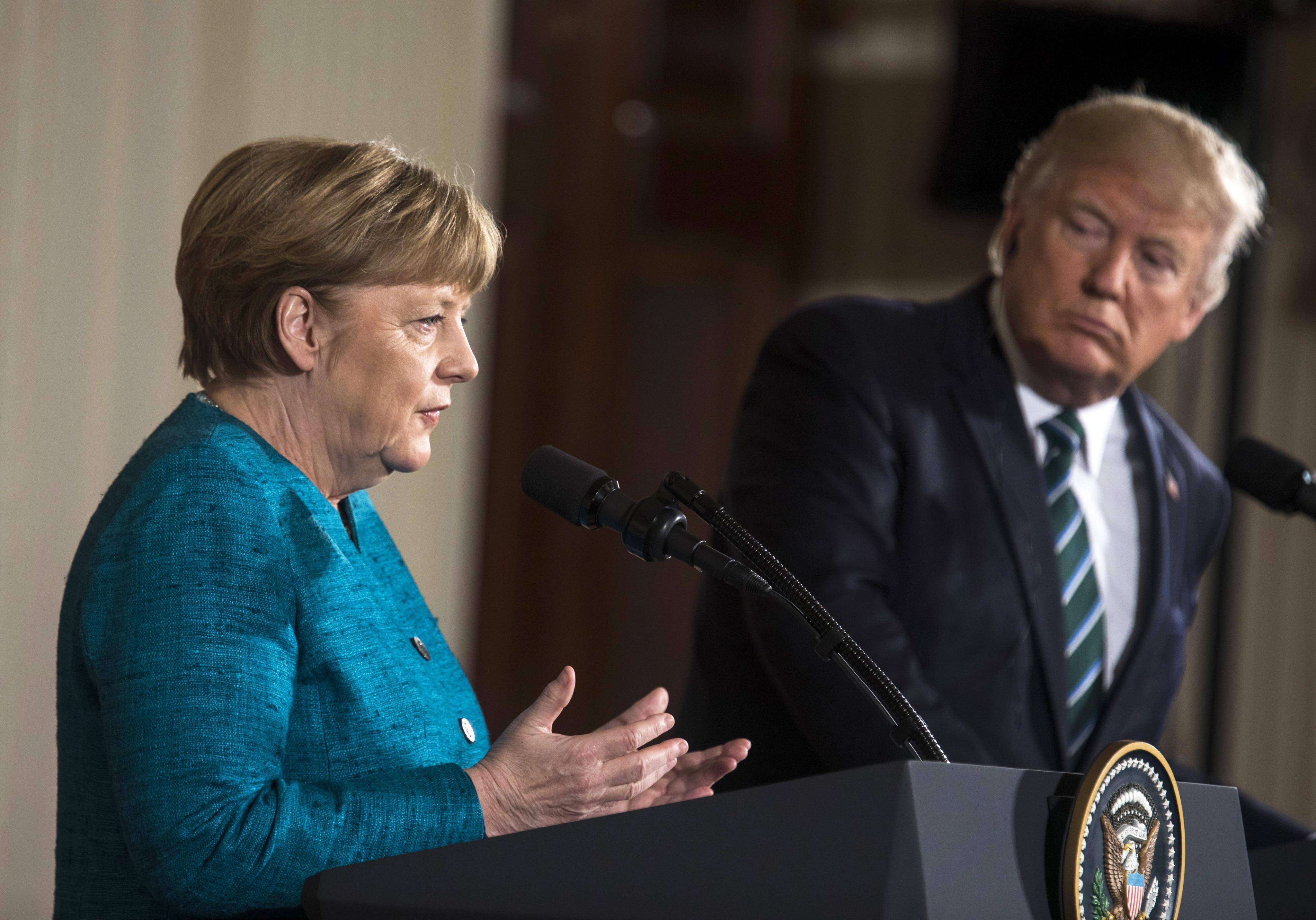 Trump se ha comprometido "personalmente" con acuerdo de Minsk: Merkel