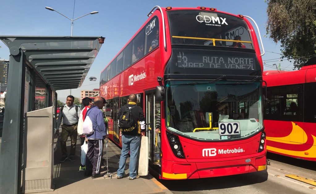 Prueban en Línea 4 autobuses de doble piso de nuevo Metrobús