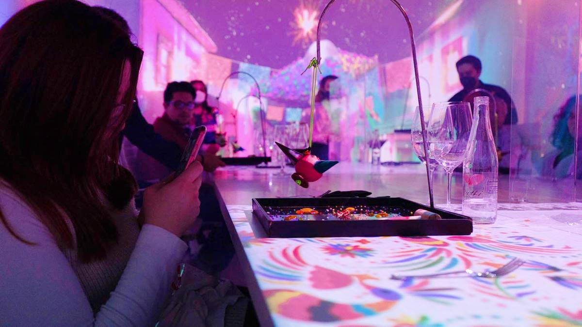 Sensoria, experiencia gastronómica con video mapping en tu mesa