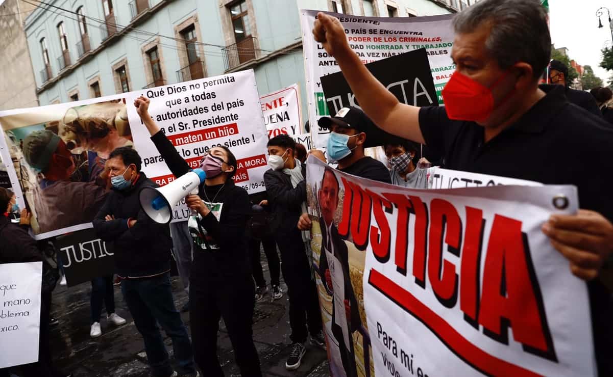 Familiares de médico asesinado en Coyoacán bloquean calles del Centro Histórico para exigir justicia 