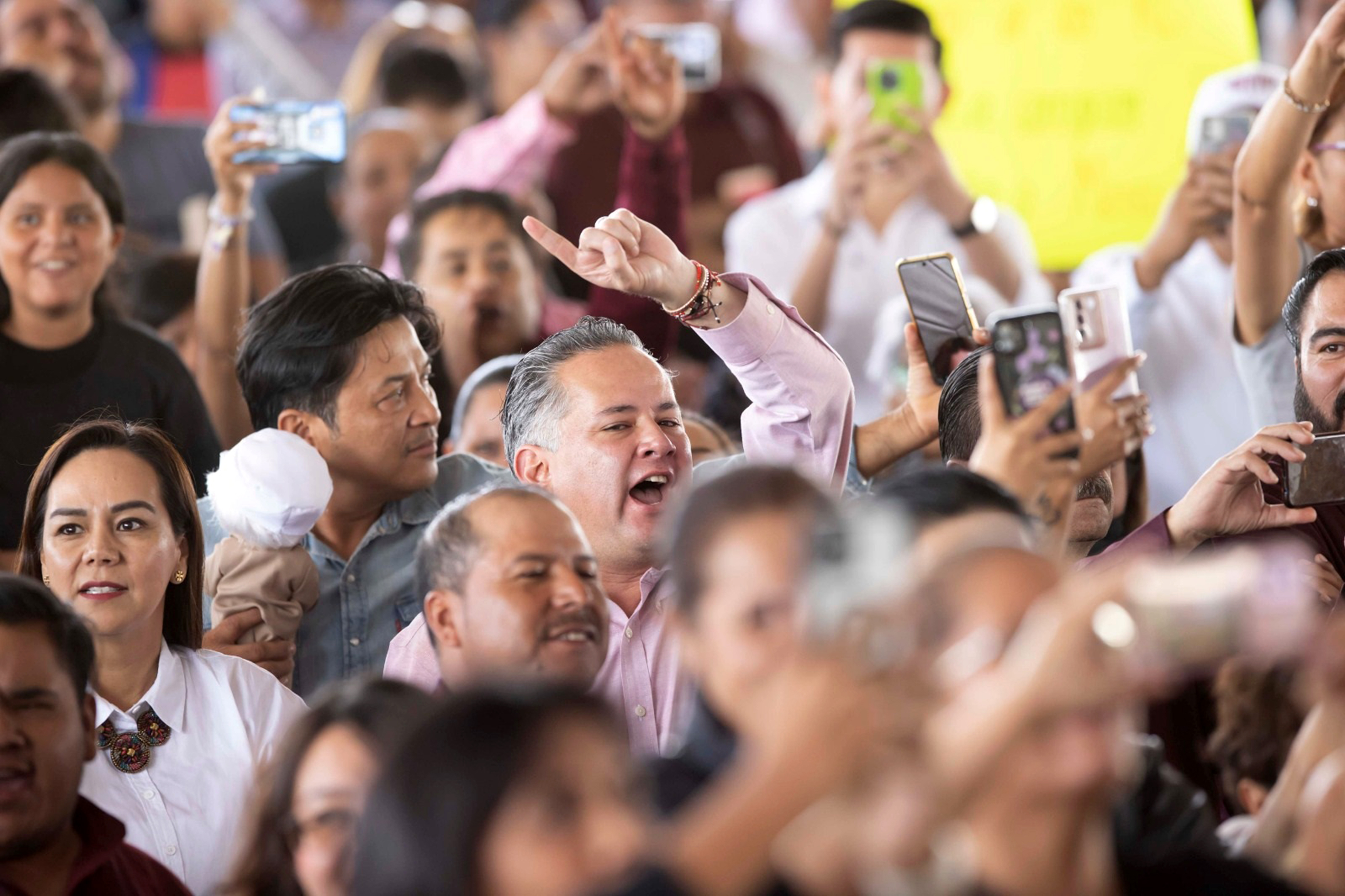 Acusan a Santiago Nieto y a Gilberto Herrera por abucheos a Mauricio Kuri