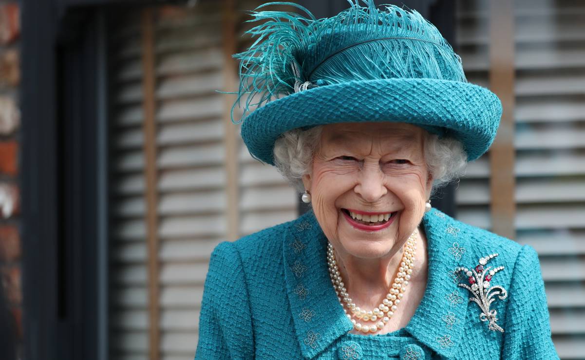 Reina Isabel II desea buena suerte a Inglaterra antes de la final de la Eurocopa