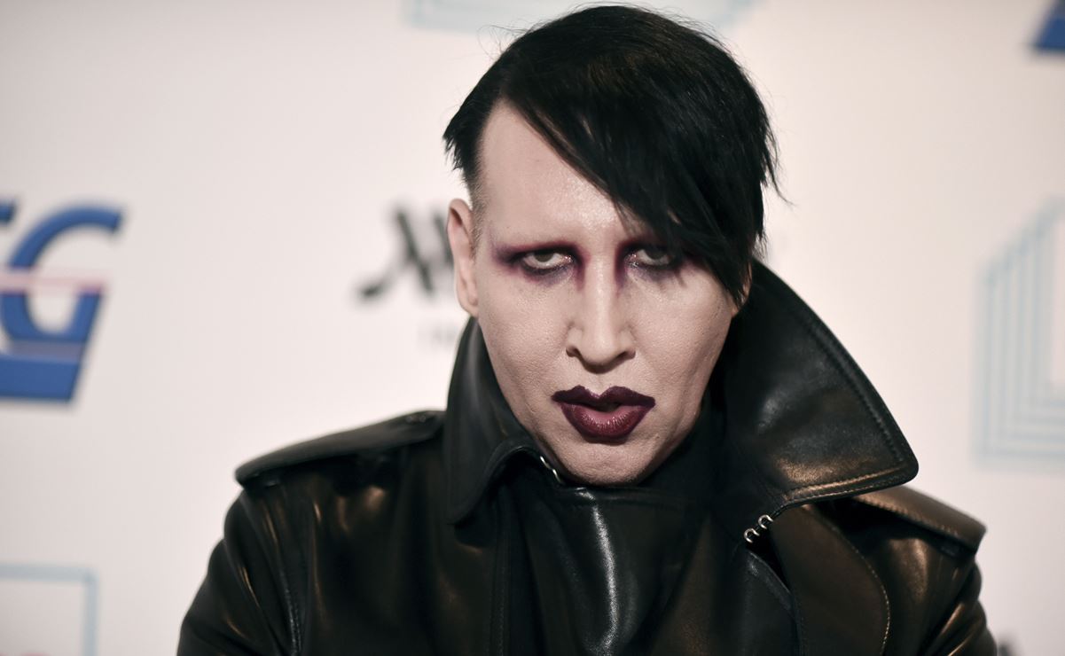 Marilyn Manson le habría escupido y lanzado mocos a camarógrafa, según declaración  