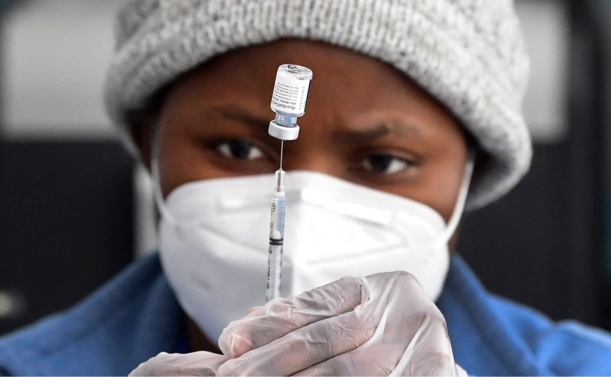 Estudio reporta que dos variantes del coronavirus reducen efectividad de vacunas Pfizer y Moderna
