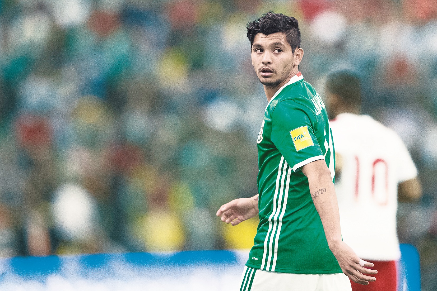 Tecatito Corona otra vez es baja en el Tri