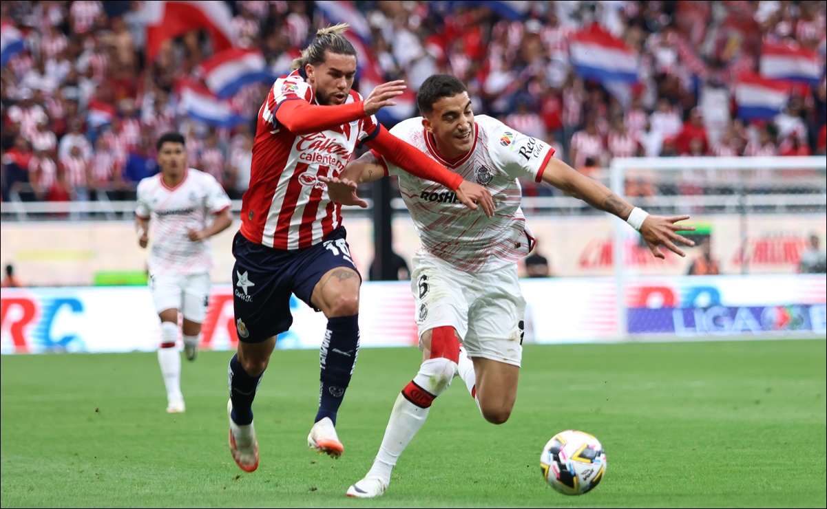 Chivas no supo concretar ante el Toluca y saca el empate sin goles en su primer partido del torneo