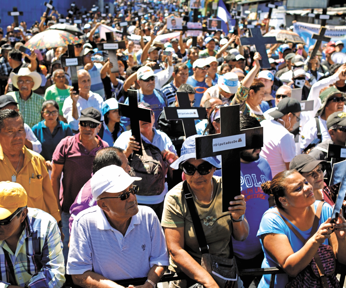 Exigen a Congreso salvadoreño préstamo