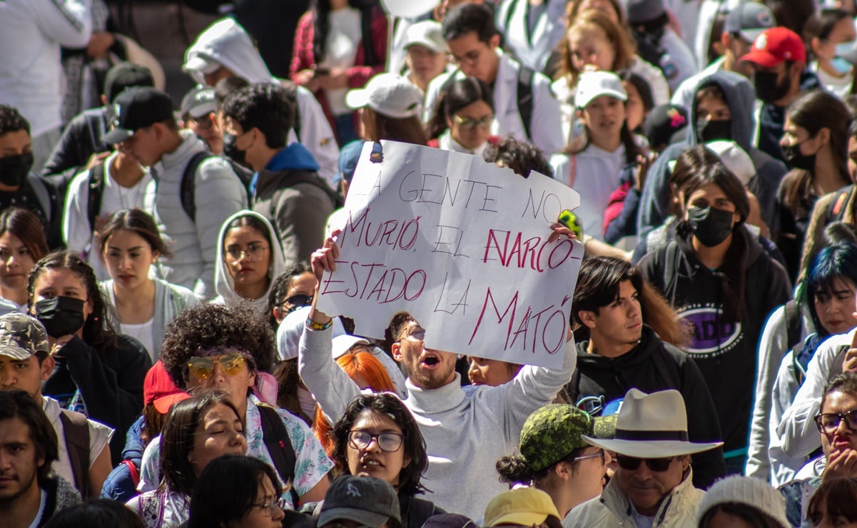 "¡Queremos paz en nuestra entidad!”: Estudiantes y maestros realizan mega marcha en Zacatecas 