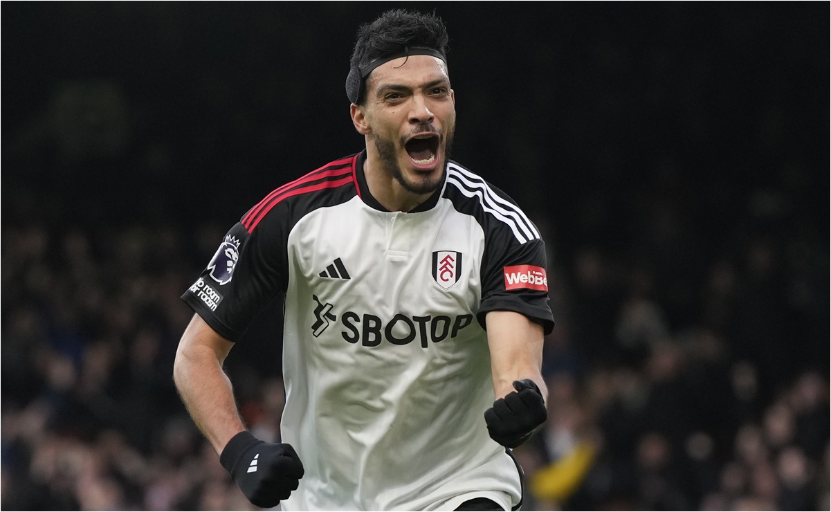 Raúl Jiménez vuelve a entrenar con el Fulham tras más de un mes fuera