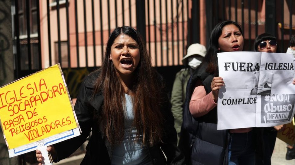 Conmociona a Bolivia escándalo de pederastia en Iglesia católica; gobierno reclama al Vaticano