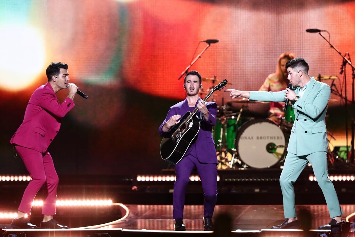 Jonas Brothers vuelven locos a sus fans mexicanos en el Palacio de los Deportes