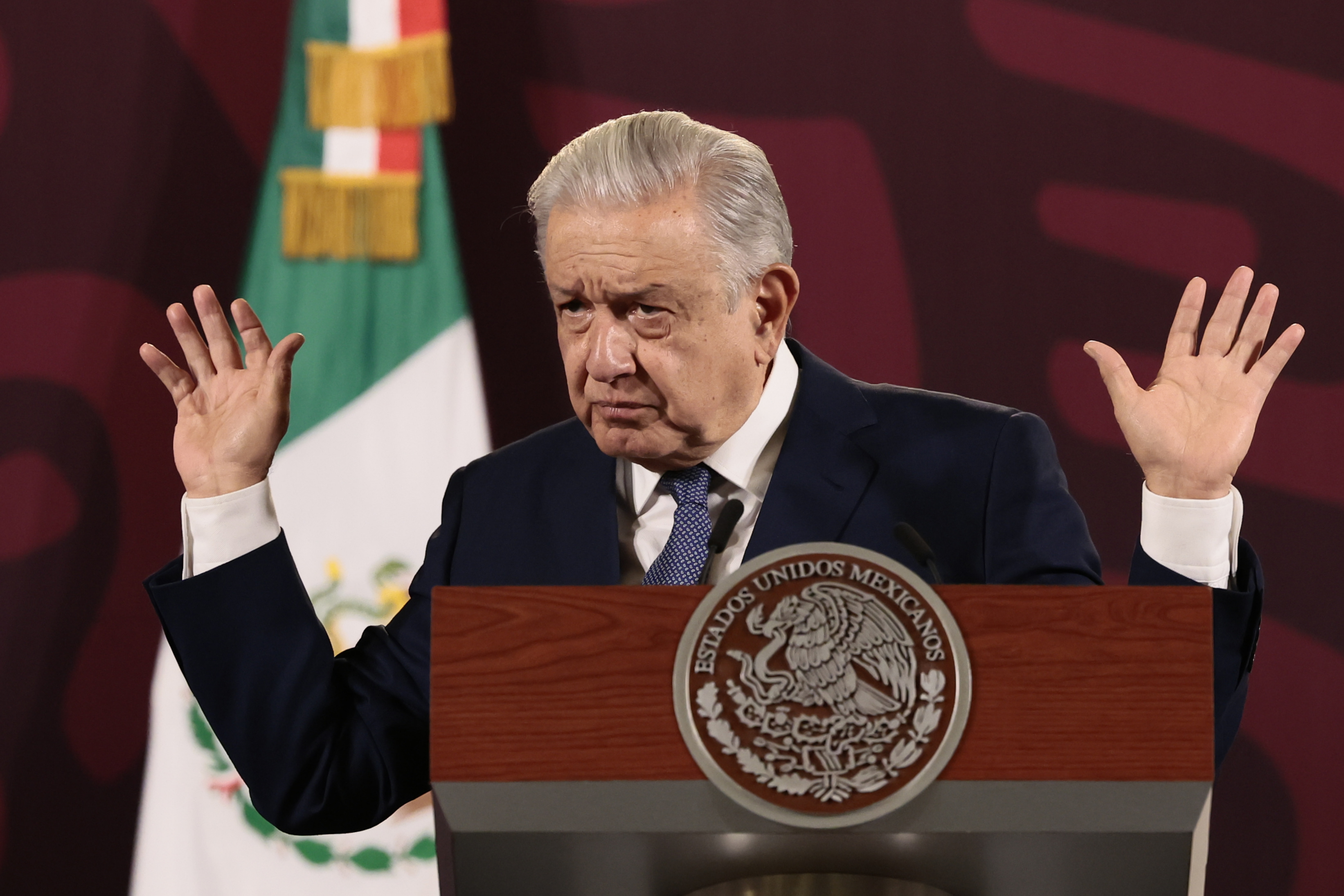 AMLO critica el "sensacionalismo" sobre el huracán Beryl, el más intenso de la temporada