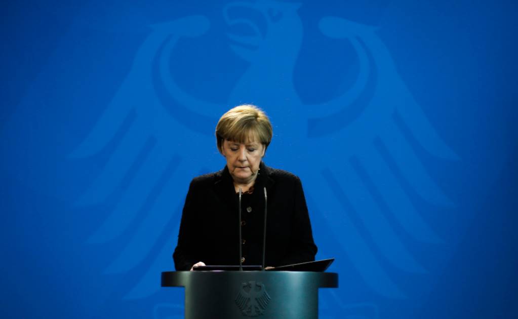 Merkel: "responderemos conjuntamente" por ataque en París