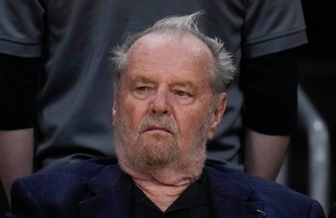 Jack Nicholson reaparece en un partido de los Lakers tras meses de ausencia y preocupantes fotos