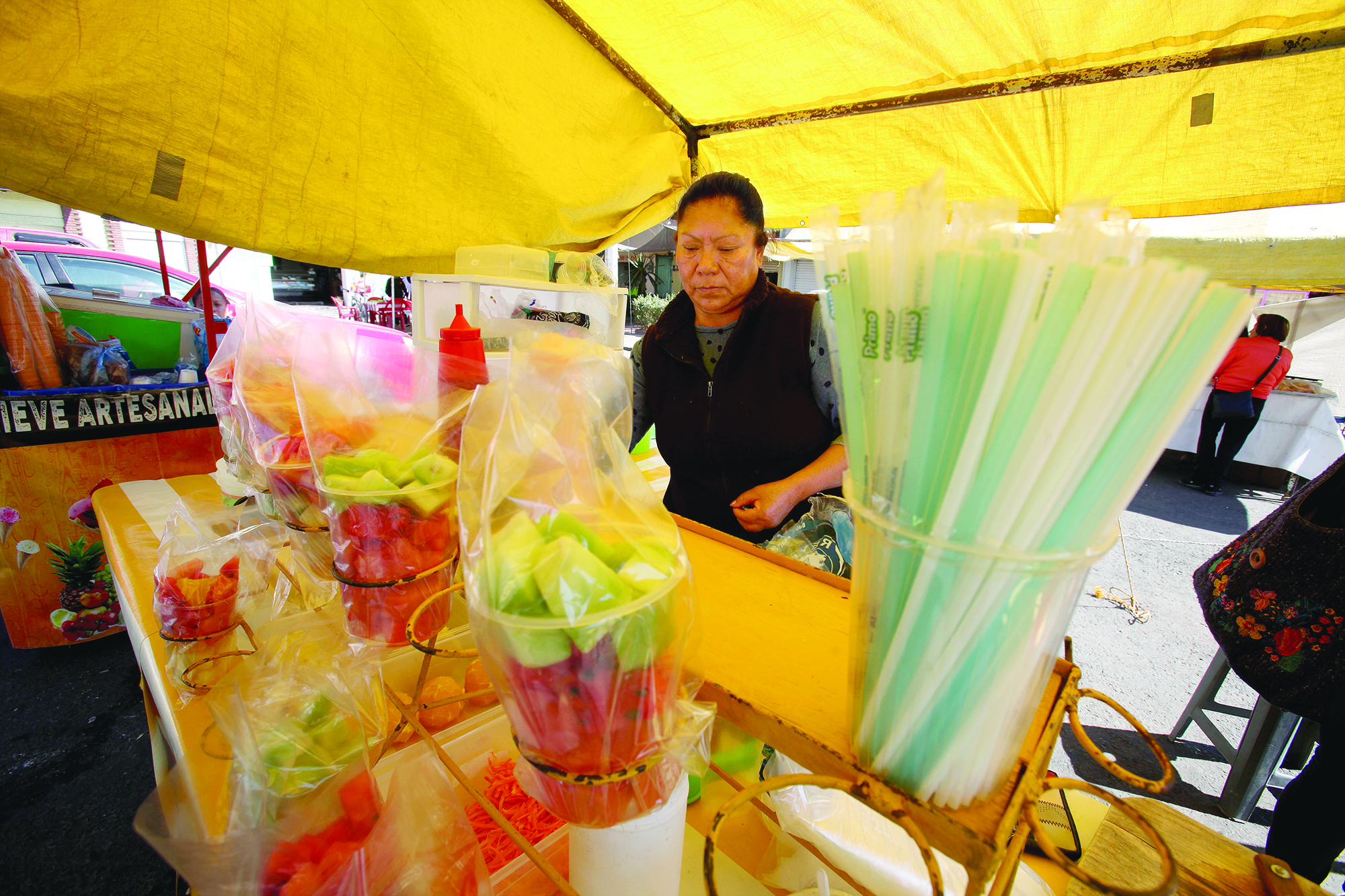 Prohíbe Edomex uso de plástico y unicel a comercios 