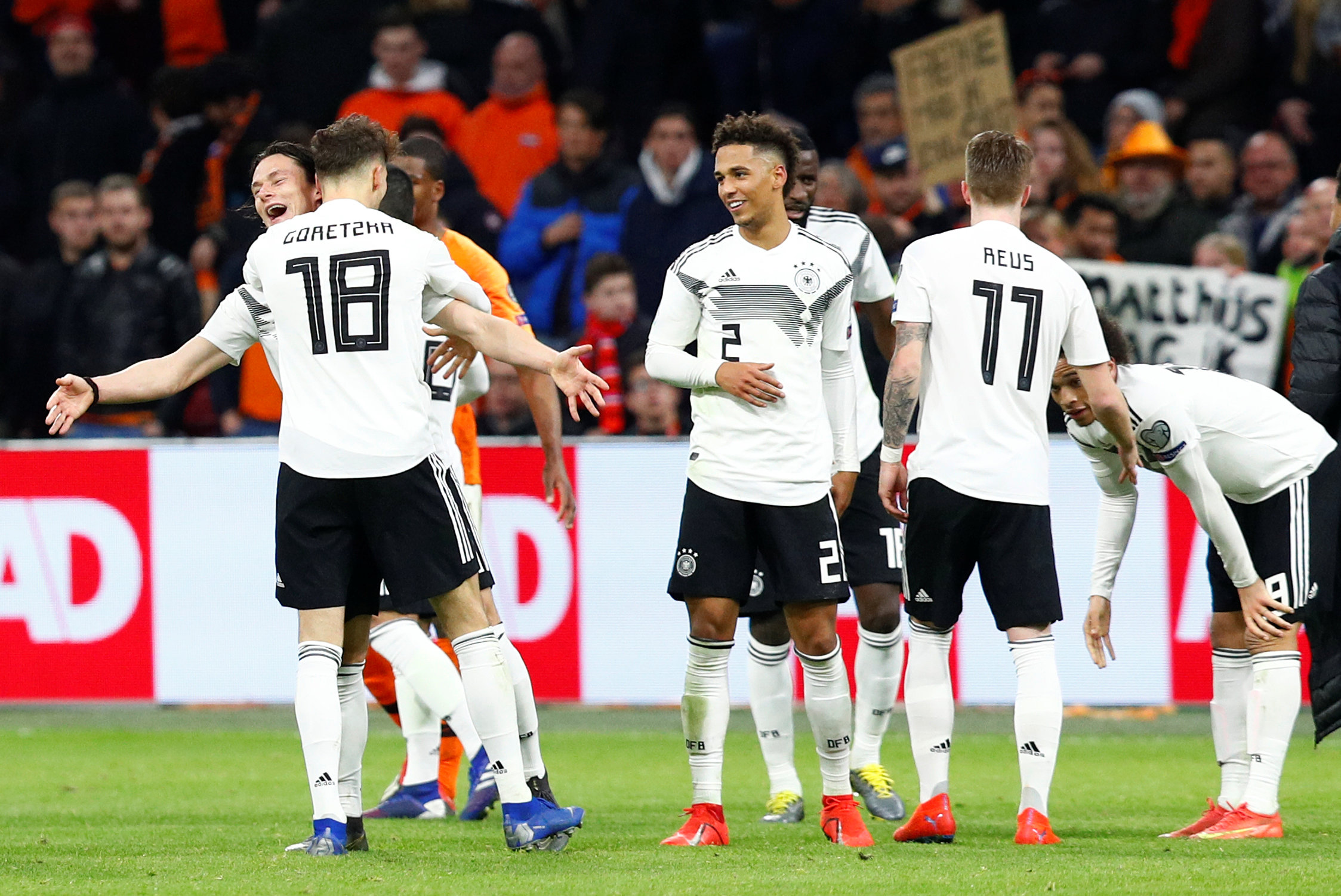 Alemania gana con gol de último minuto a Holanda