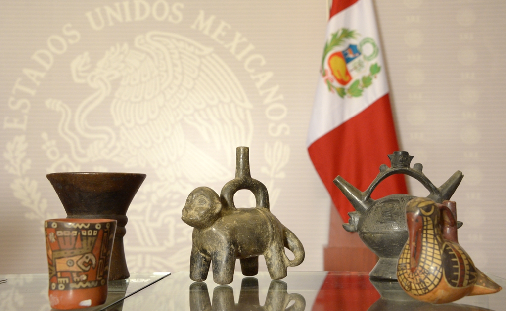 México entrega 168 piezas arqueológicas a Perú