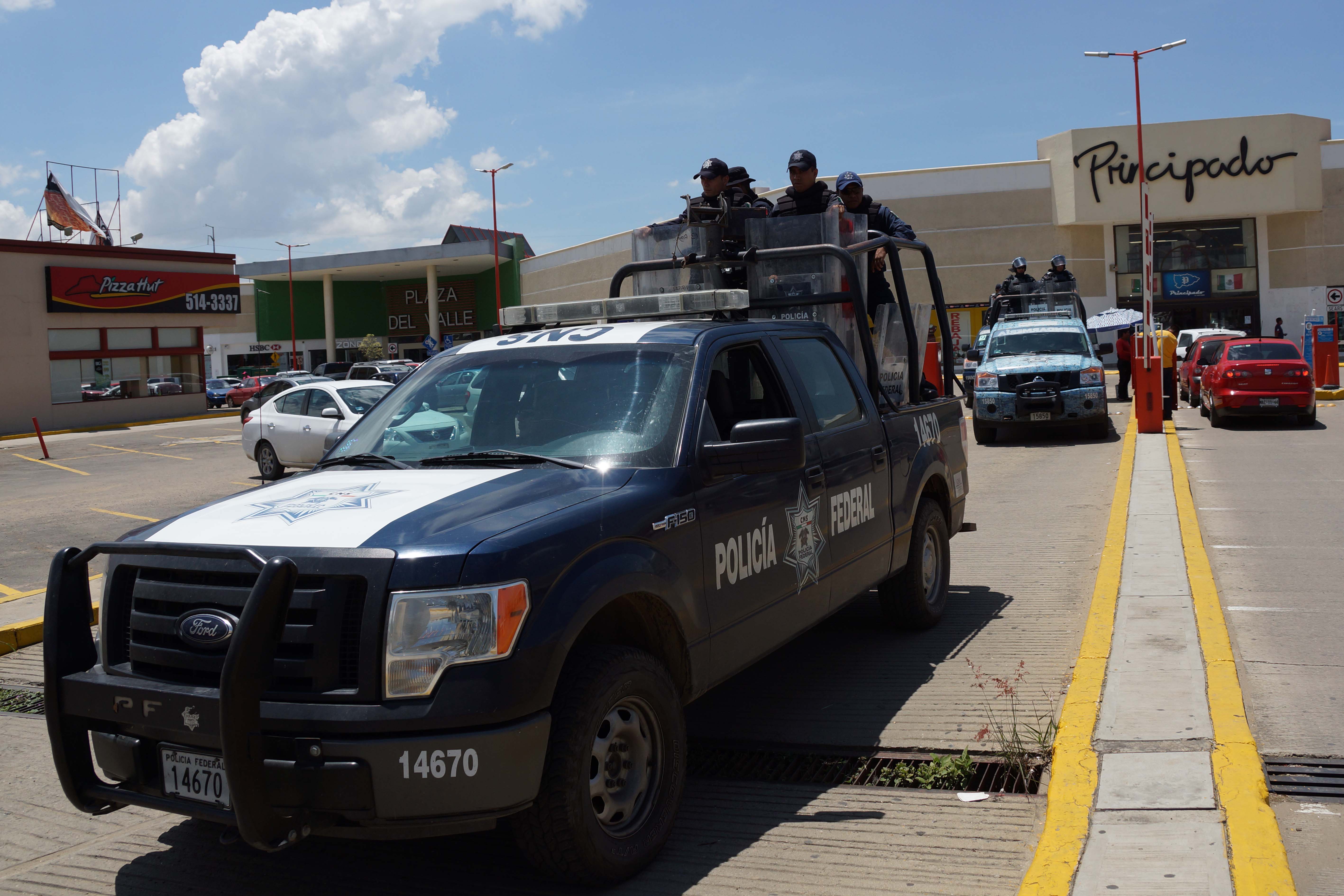 Gendarmes recorren Oaxaca por evaluación docente