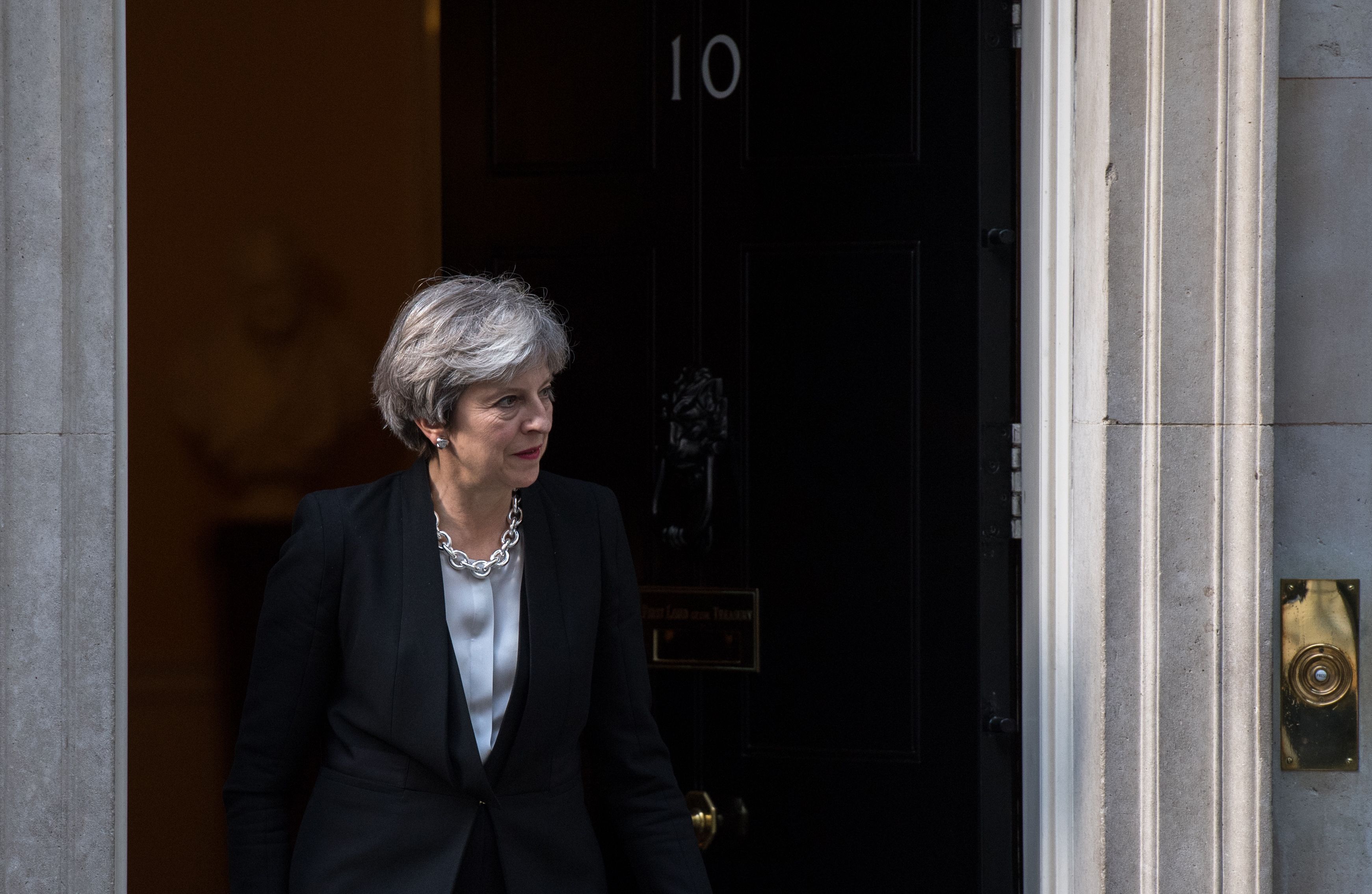 May presidirá comité de emergencia tras atentado en Londres