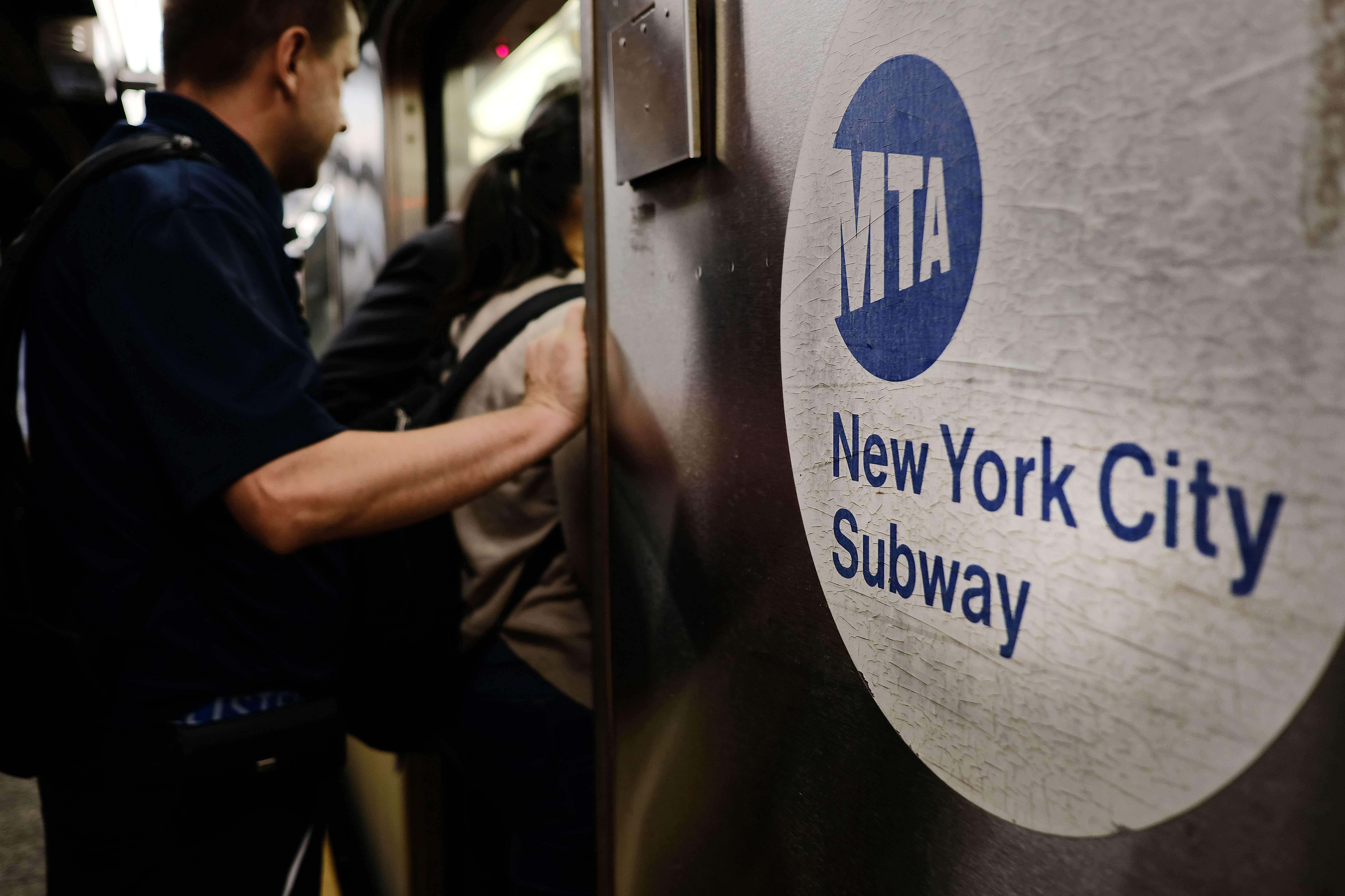 Declaran estado de emergencia en red del metro de Nueva York