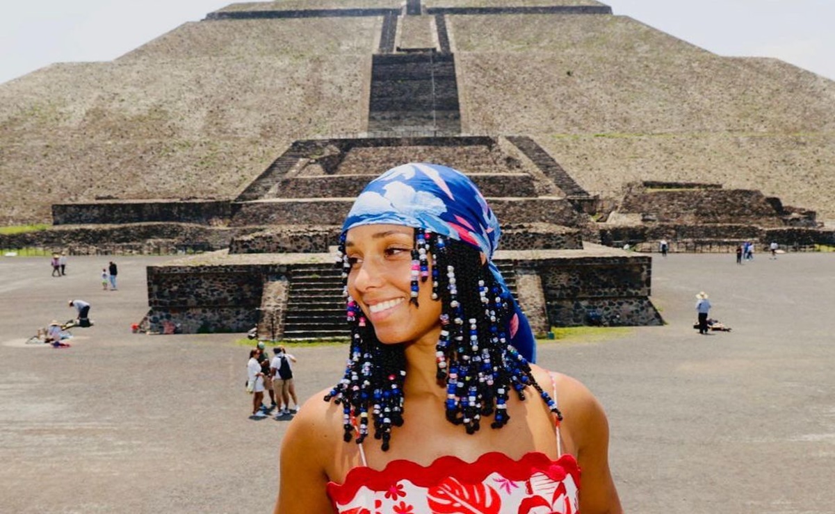 Alicia Keys se carga de energía en Teotihuacán horas antes de su concierto