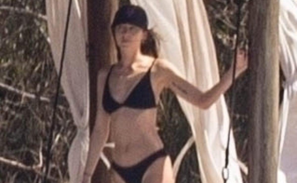 Dakota Johnson luce sensual bikini en Puerto Vallarta con Chris Martin: ¿Olvidaron las críticas a Madame Web?