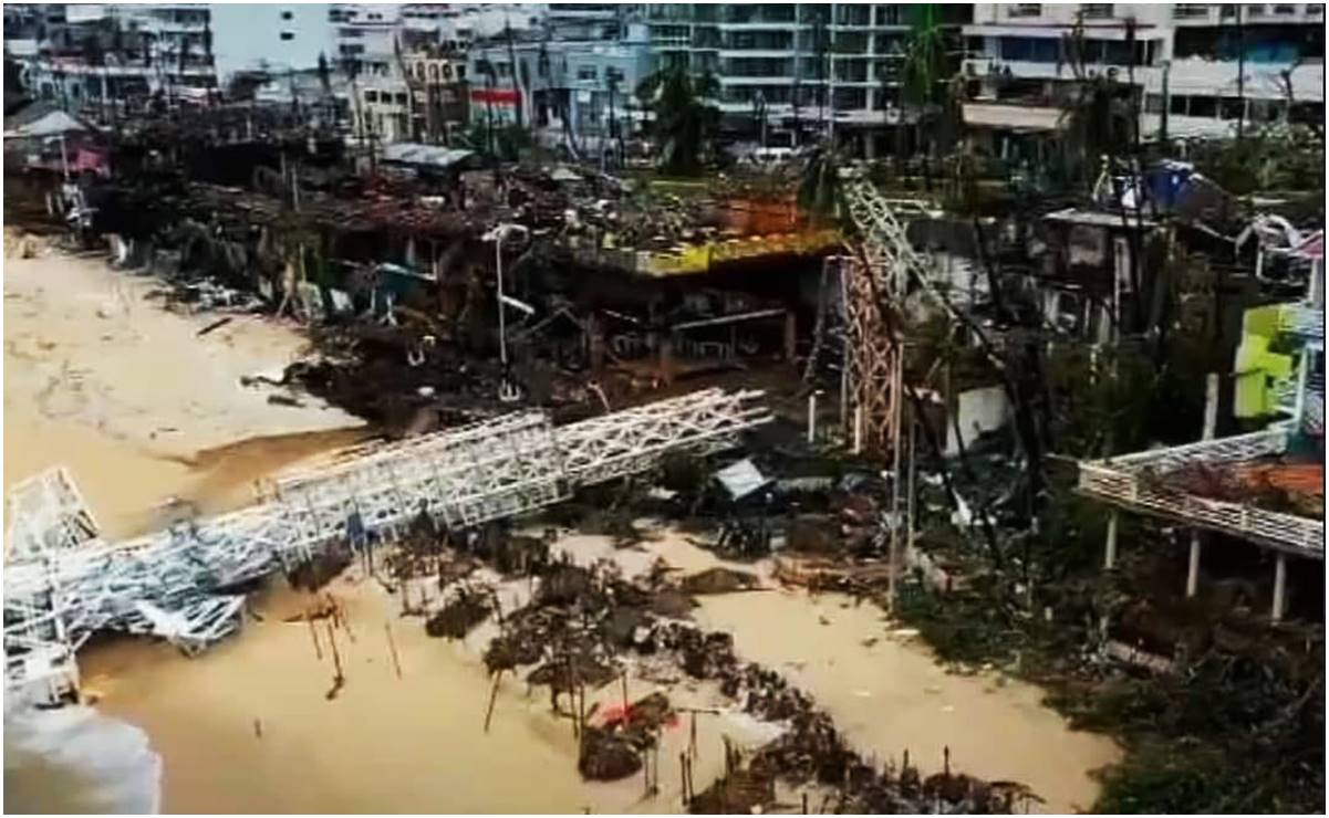 Huracán "Otis" derriba bungee, símbolo turístico de Acapulco, Guerrero